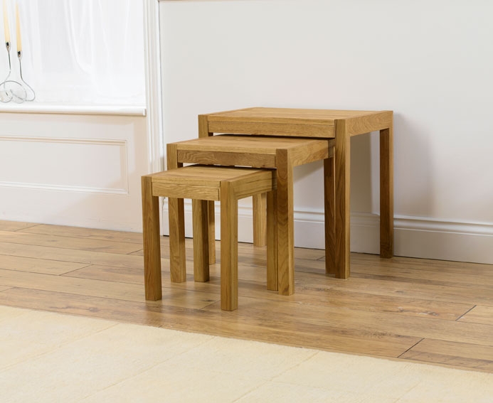 Savanna Oak Nest of Tables